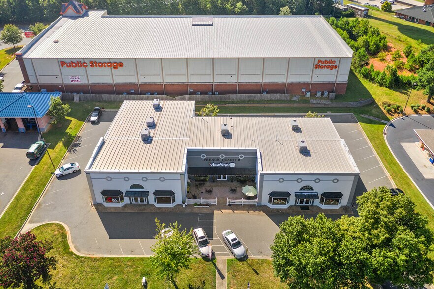 More Photos Of 129 Williamson Rd, Mooresville Unknown For Lease