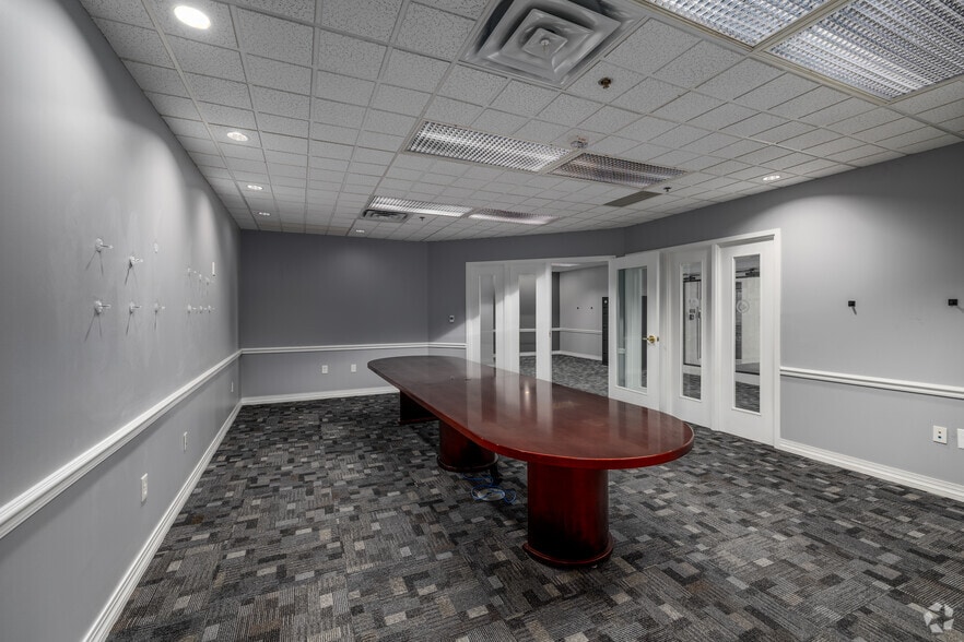 More Photos Of 601 S Boulder Ave, Tulsa Office For Sale