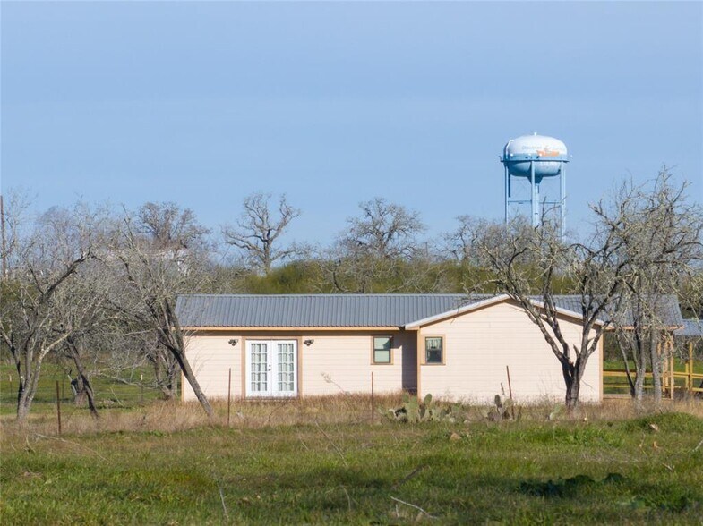 More Photos Of 2095 Bridal Path Rd, Luling Land For Sale