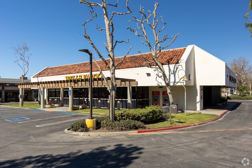 More Photos Of 453 Carmen Dr, Camarillo General Retail For Lease