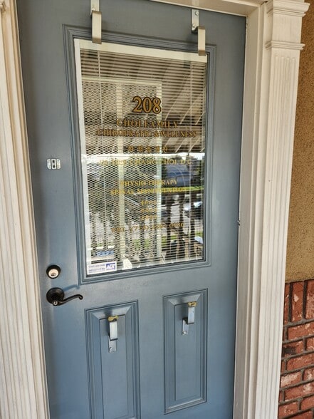 More Photos Of 408 S Beach Blvd, Anaheim Medical For Sale