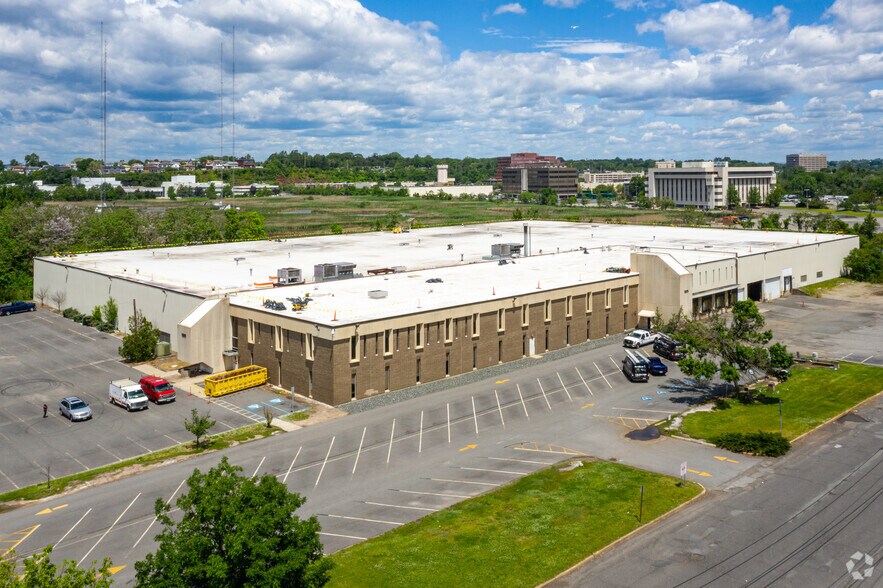 Primary Photo Of 1201 Valley Brook Ave, Lyndhurst Warehouse For Lease