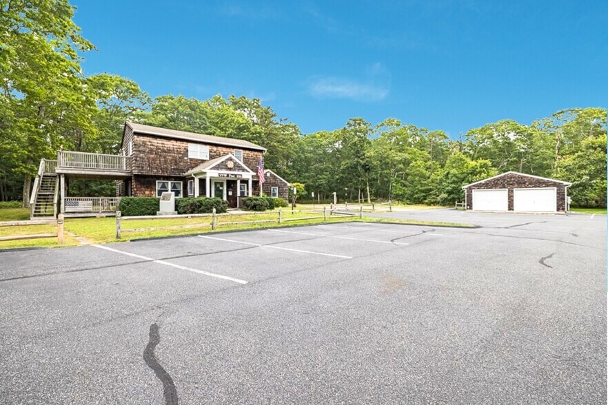More Photos Of 290 Montauk Hwy, East Hampton Restaurant For Sale