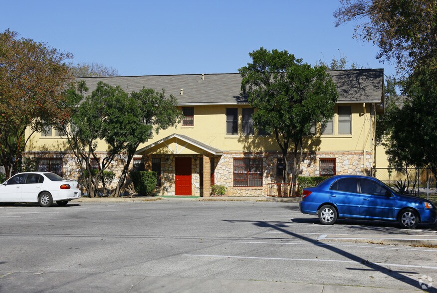 More Photos Of 737 W Mayfield Blvd, San Antonio Apartments For Sale