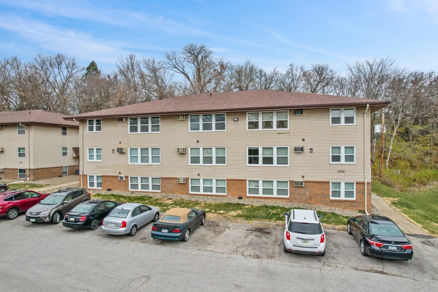 Primary Photo Of 2525-2535 Clarkson Ave, Des Moines Apartments For Sale