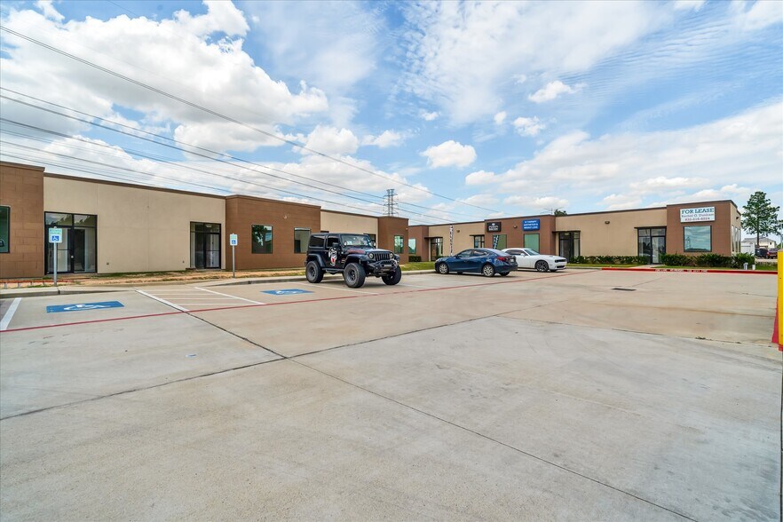 More Photos Of 3107 Elrod Rd, Katy Unknown For Lease