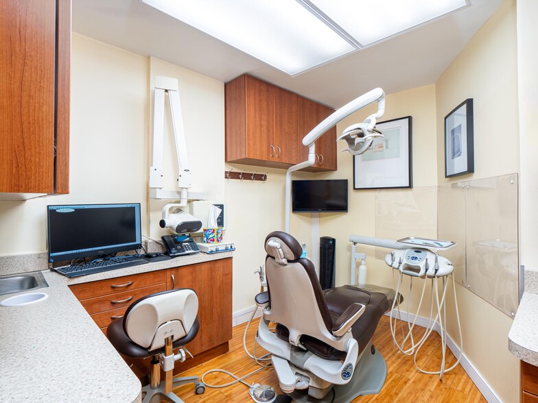 More Photos Of 125 E 64th St, New York Apartments For Sale