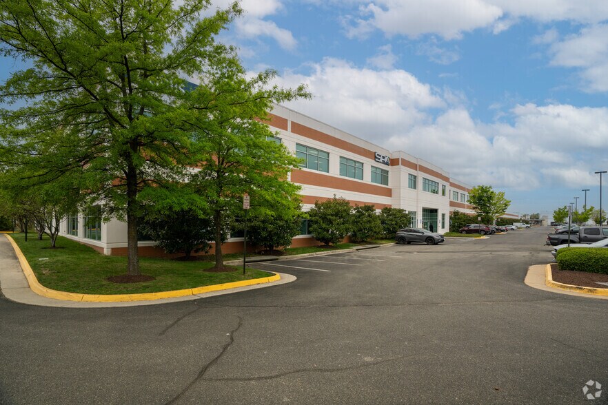 Primary Photo Of 8211 Terminal Rd, Lorton Light Manufacturing For Lease