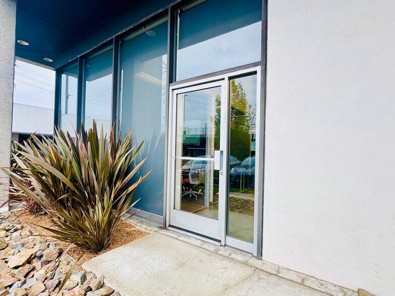 More Photos Of 13274 Fiji Way, Marina Del Rey Office Residential For Lease