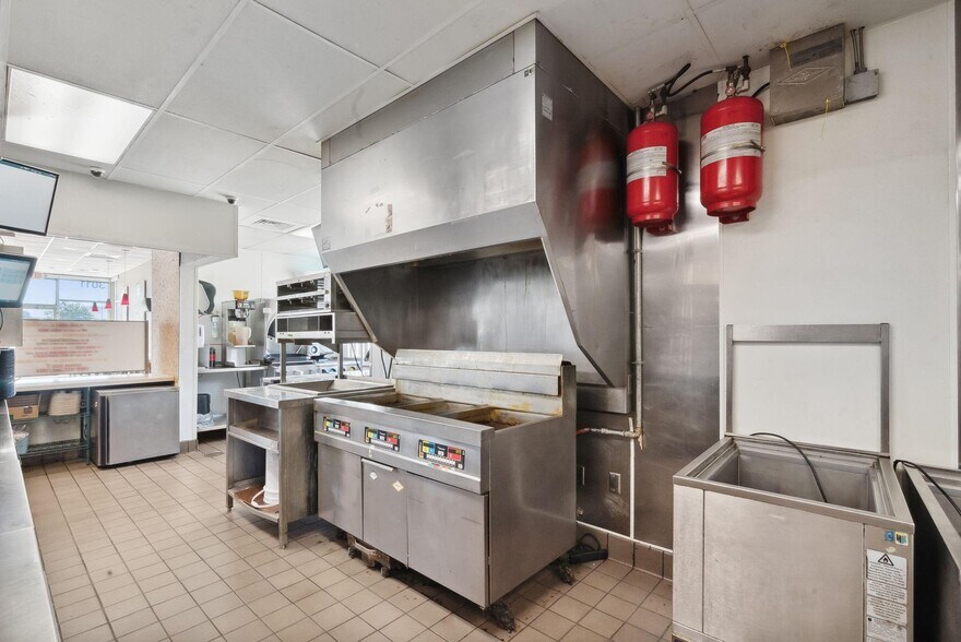 More Photos Of 3011 W Washington St, Stephenville Fast Food For Sale