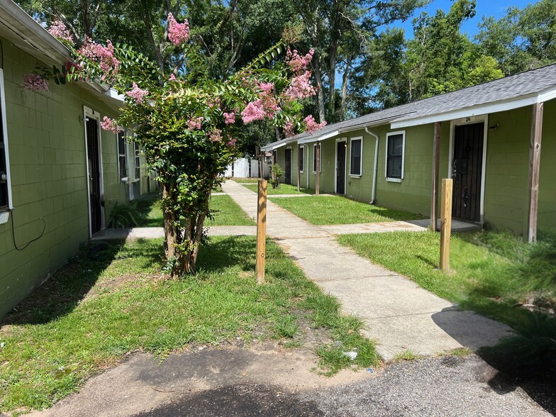 More Photos Of 1763 Old Canal St, Mobile Apartments For Sale