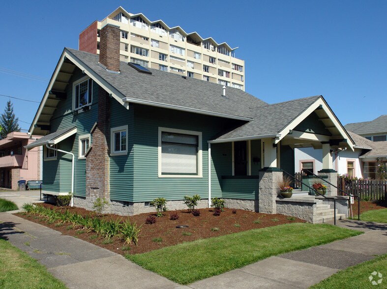 Primary Photo Of 1396 Charnelton St, Eugene Office For Lease