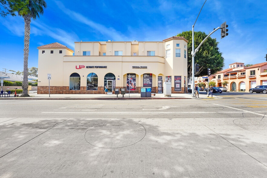 More Photos Of 728-734 Montana Ave, Santa Monica Storefront Retail Residential For Sale