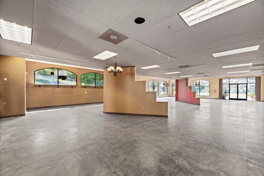 More Photos Of 28811 Canwood St, Agoura Hills Storefront Retail Office For Lease