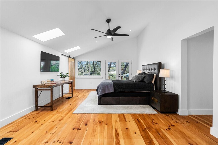 More Photos Of 14519 Fitzhugh Rd, Austin Specialty For Sale