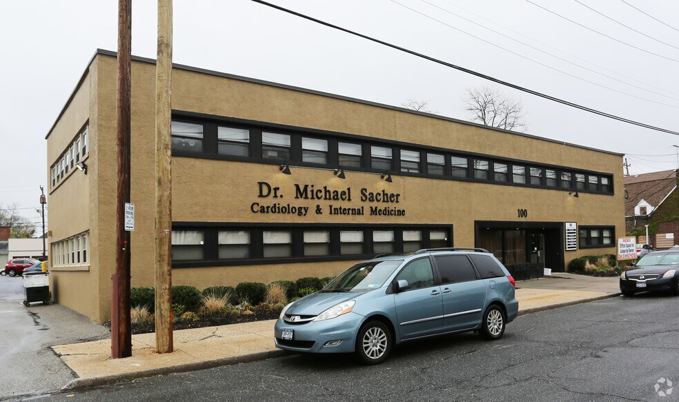 More Photos Of 100 Veterans Blvd, Massapequa Office For Lease