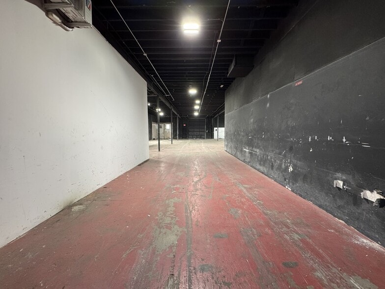 More Photos Of 1046-1048 E 26th St, Hialeah Warehouse For Lease