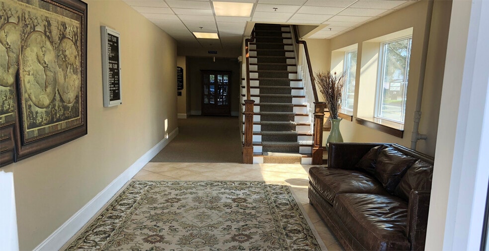 More Photos Of 540 Main St, Hyannis General Retail For Sale