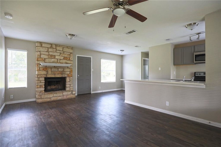 More Photos Of 1410 Ransom St, Pflugerville Office Residential For Lease