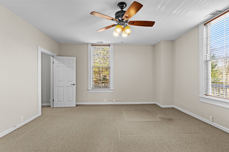 More Photos Of 90 E Moreno St, Buford Office Residential For Sale