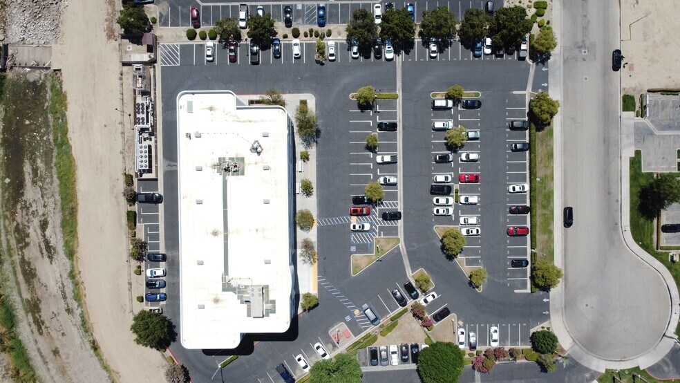 More Photos Of 5101 Office Park Dr, Bakersfield Medical For Lease