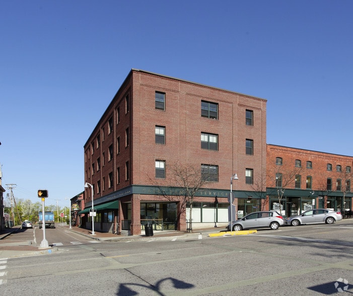 Primary Photo Of 46 Main St, Winooski Office For Lease