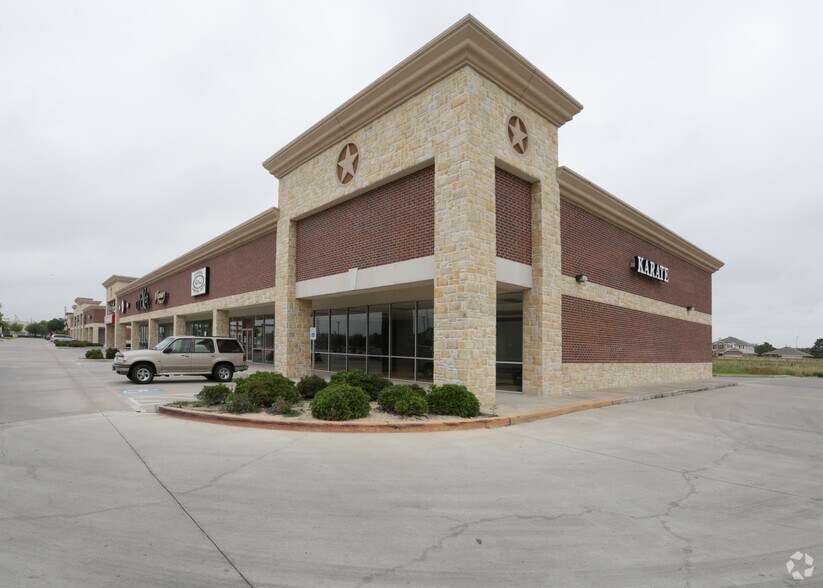 More Photos Of 9603 Broadway Blvd, Pearland Storefront For Lease