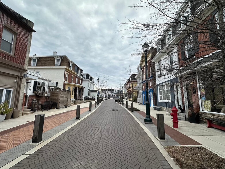 More Photos Of 37 W Maplewood Mall, Philadelphia Schools For Sale