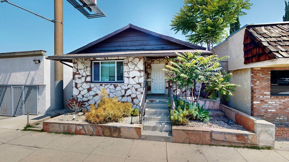 More Photos Of 6851 Foothill Blvd, Tujunga Office Residential For Sale