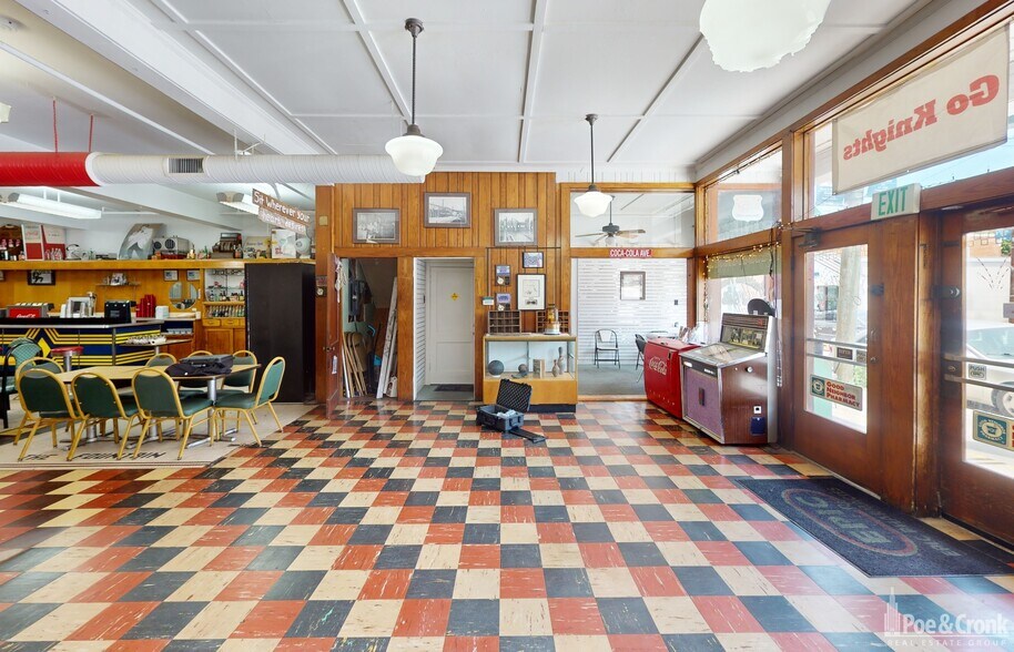 More Photos Of 19771 Main St, Buchanan Storefront Retail Office For Lease