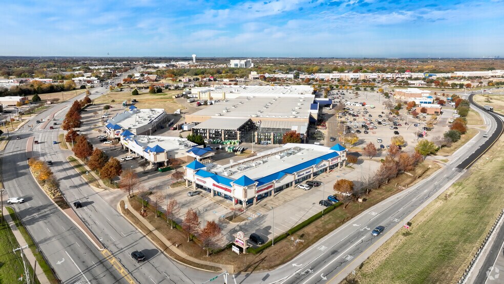 More Photos Of 2041 N Highway 287 N, Mansfield Unknown For Lease