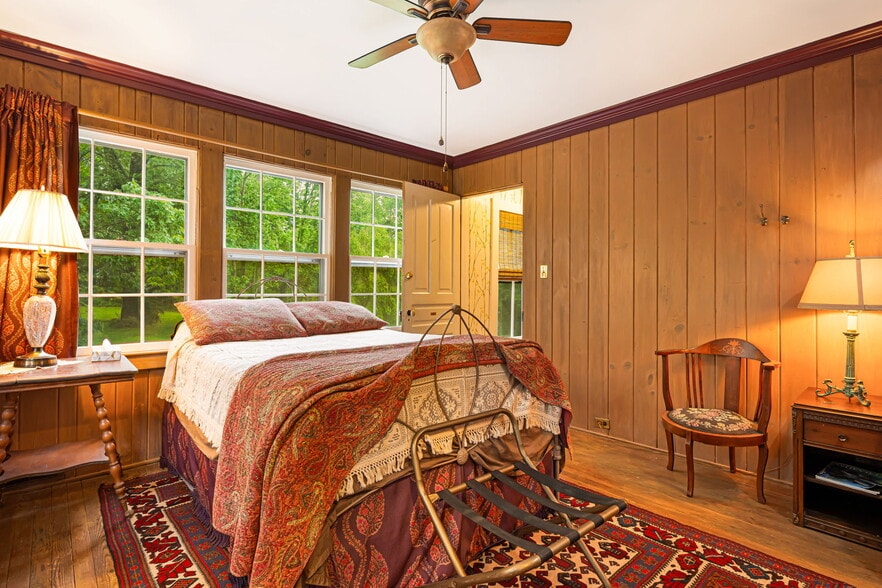 More Photos Of 1186 Old Us Hwy 70 W, Black Mountain Hospitality For Sale