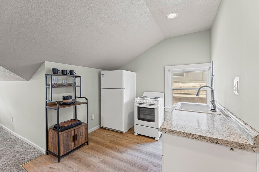 More Photos Of 347 Lawn Ave, Kansas City Apartments For Sale