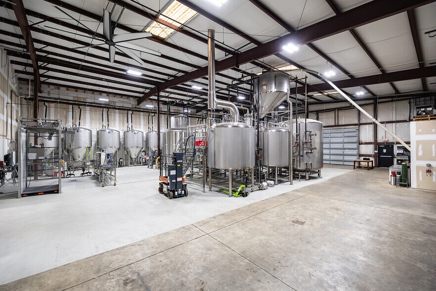 More Photos Of 110 Greenfield St, Wilmington General Retail For Sale