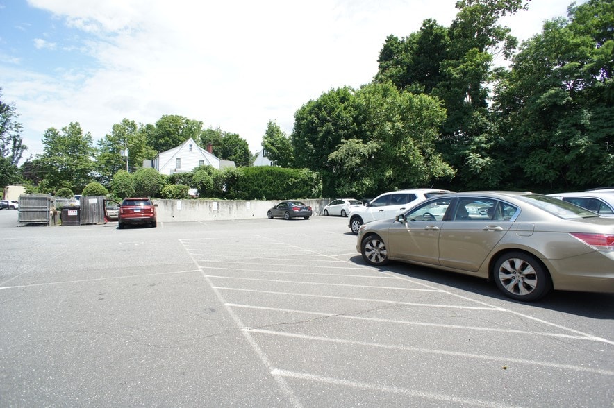 More Photos Of 69 East Ave, Norwalk Medical For Lease