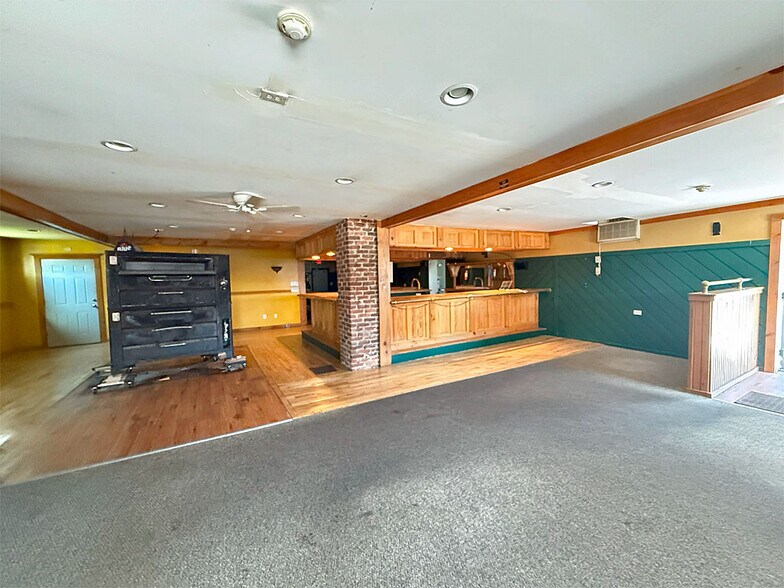 More Photos Of 86 Strongs Ave, Rutland Freestanding For Sale