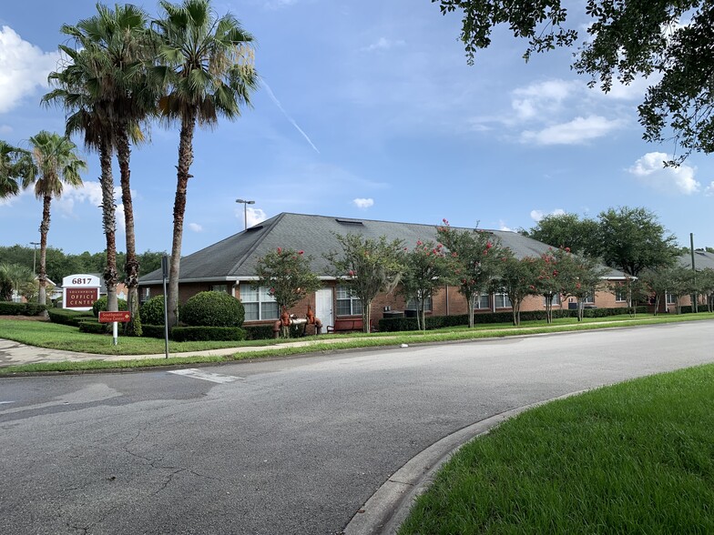More Photos Of 6817 Southpoint Pky, Jacksonville Medical For Lease