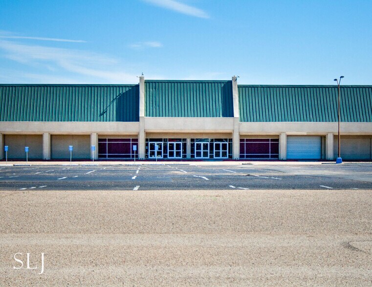 More Photos Of 2323 Big Town Blvd, Mesquite Freestanding For Lease