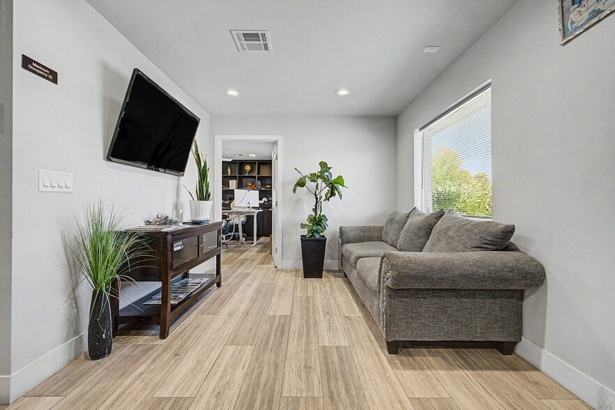 More Photos Of 6470 W Desert Inn Rd, Las Vegas Medical For Sale