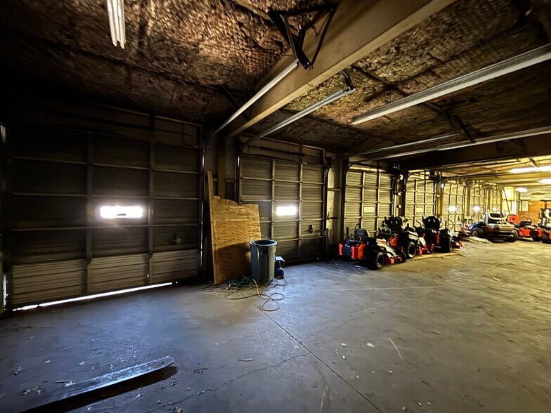 More Photos Of 1133 E Virginia St, Evansville Warehouse For Sale
