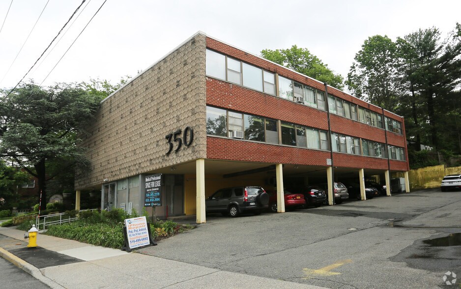 More Photos Of 350 Northern Blvd, Great Neck Office For Lease