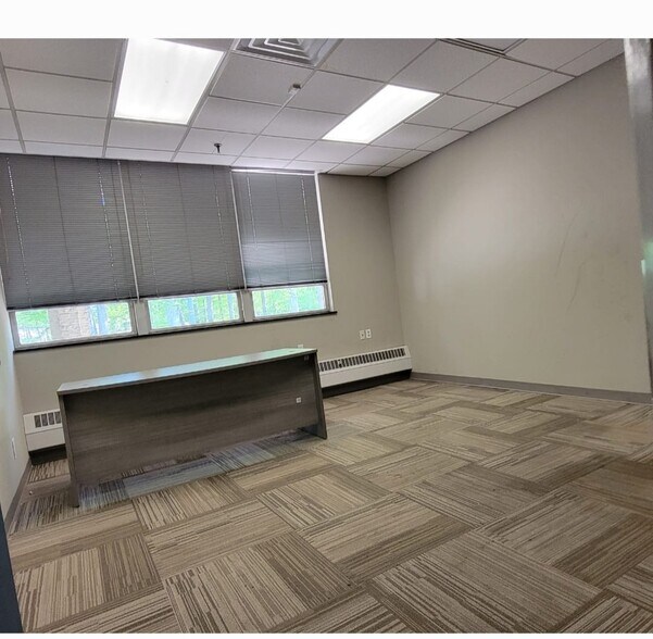 More Photos Of 6 Princess Rd, Lawrenceville Warehouse For Lease