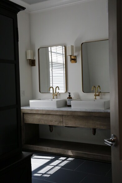 More Photos Of 940 Route 28, Harwich Office Residential For Lease