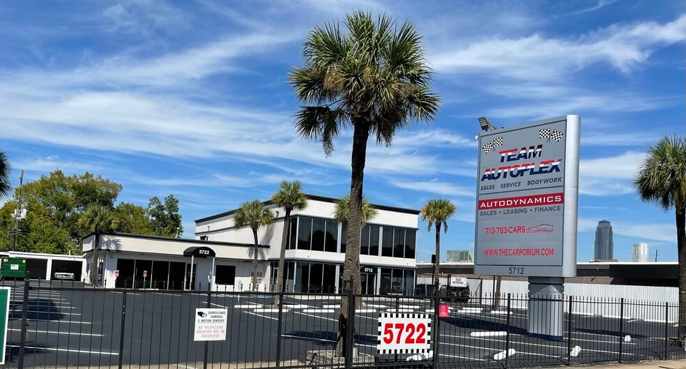 More Photos Of 5712 Southwest Fwy, Houston Auto Dealership For Lease