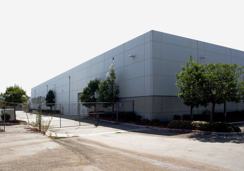 More Photos Of 13611 Santa Ana Ave, Fontana Warehouse For Lease