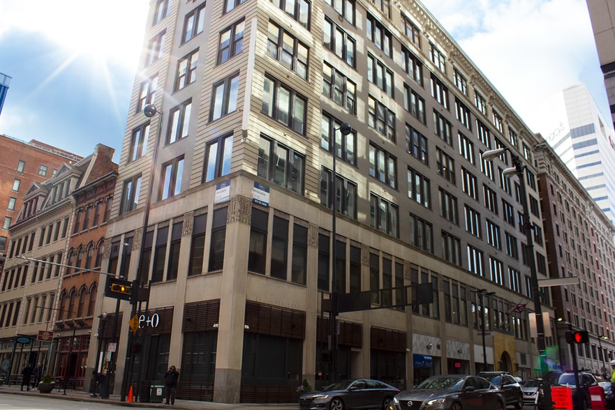 More Photos Of 137-151 W 4th St, Cincinnati Office For Sale