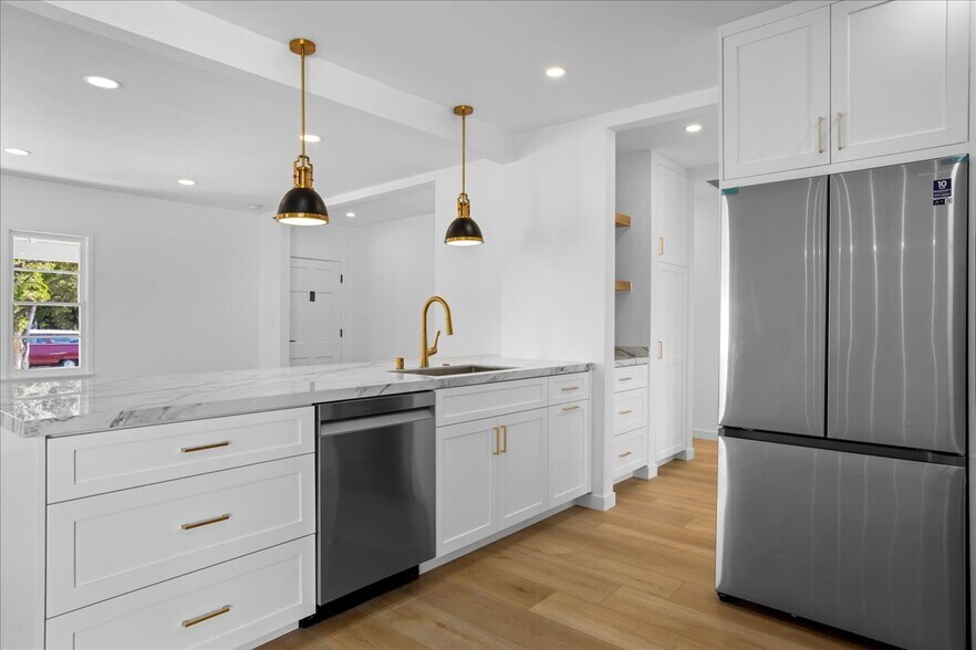 More Photos Of 2218 24th St, Santa Monica Apartments For Sale
