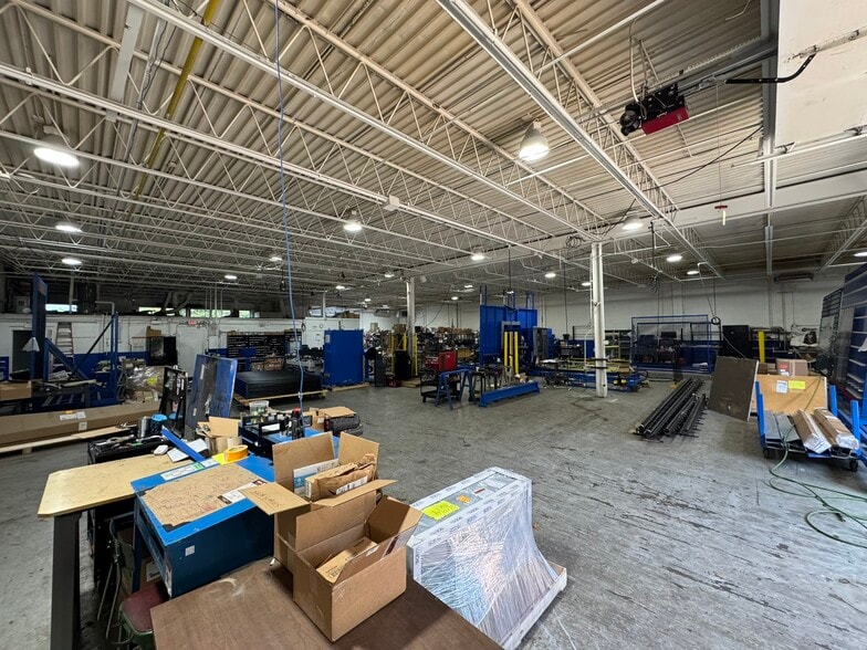 More Photos Of 25801-25851 Solon Rd, Bedford Heights Manufacturing For Lease