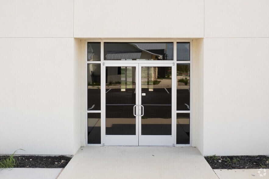 More Photos Of 120 Riverwalk Dr, San Marcos Medical For Sale