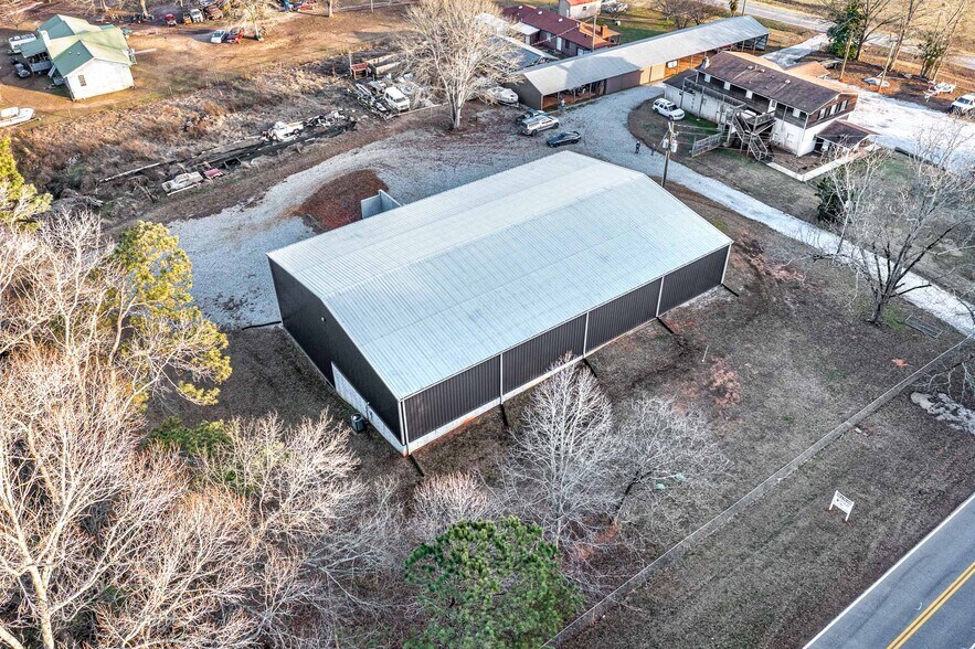 More Photos Of 881 Barnetts Bridge Rd, Jackson Light Distribution For Sale
